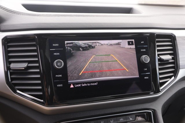 Volkswagen Atlas Cross Sport Vehicle Image 18