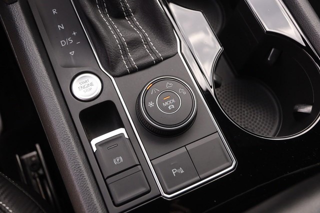 Volkswagen Atlas Cross Sport Vehicle Image 21