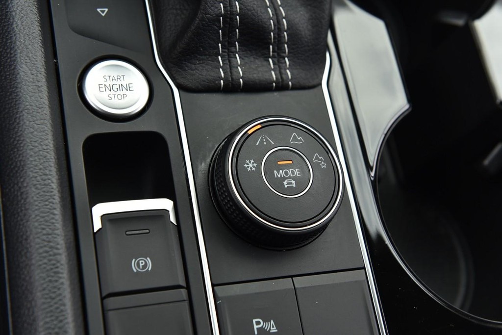 Volkswagen Atlas Vehicle Full-screen Gallery Image 17