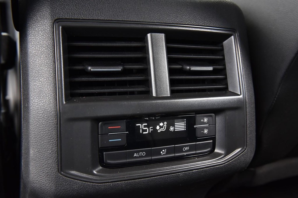 Volkswagen Atlas Vehicle Full-screen Gallery Image 22