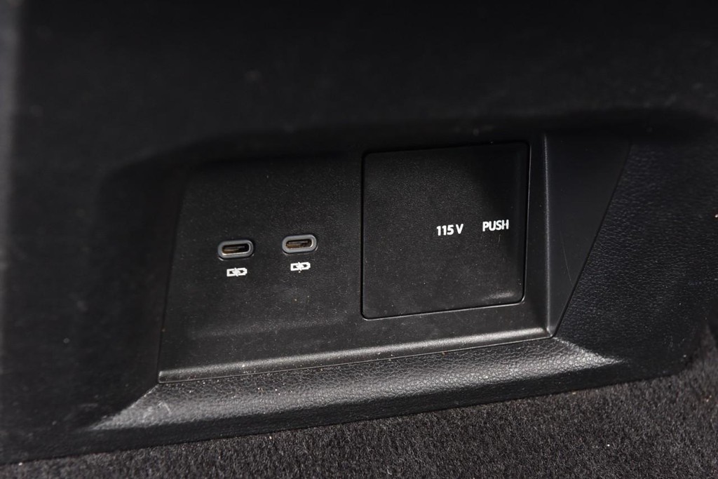 Volkswagen Atlas Vehicle Full-screen Gallery Image 23