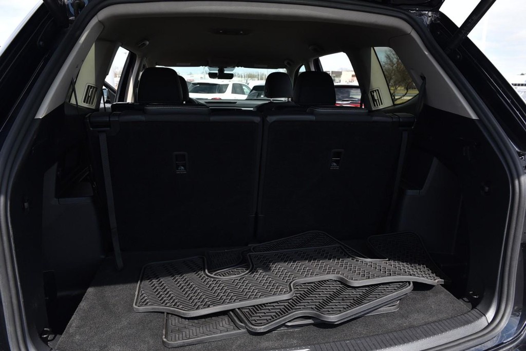 Volkswagen Atlas Vehicle Full-screen Gallery Image 25