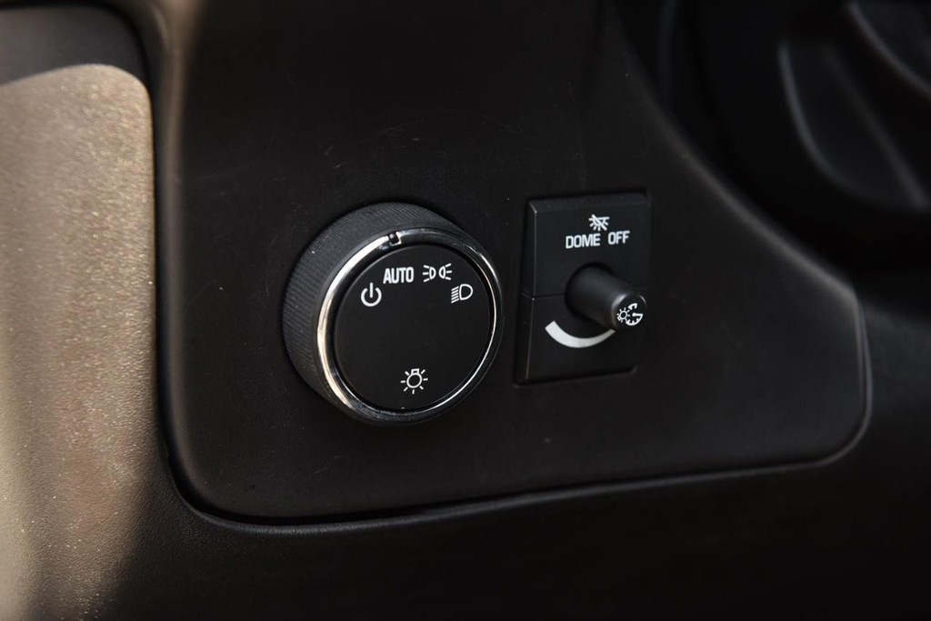 GMC Savana Cargo Van Vehicle Full-screen Gallery Image 10