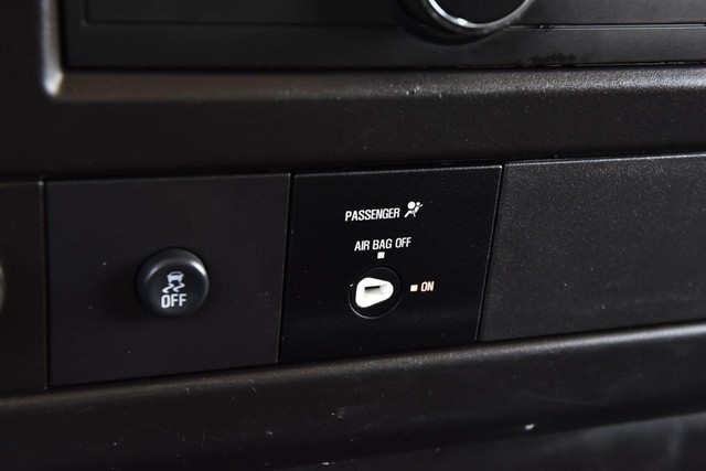 GMC Savana Cargo Van Vehicle Image 13