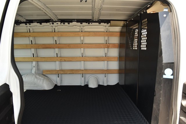 GMC Savana Cargo Van Vehicle Image 17
