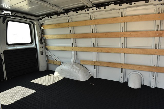 GMC Savana Cargo Van Vehicle Image 18