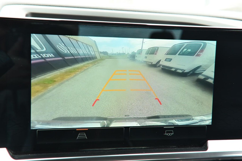 GMC Sierra 1500 Vehicle Full-screen Gallery Image 13