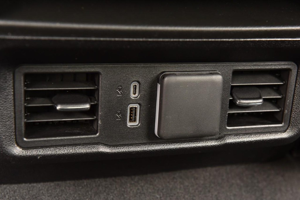 GMC Sierra 1500 Vehicle Full-screen Gallery Image 21