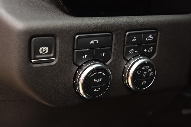 GMC Sierra 1500 Vehicle Image 11