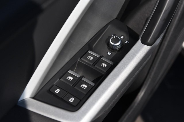 Audi Q3 Vehicle Image 08