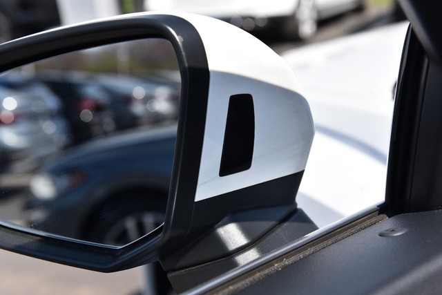 Audi Q3 Vehicle Image 10