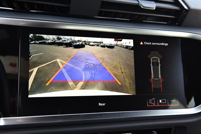 Audi Q3 Vehicle Image 13