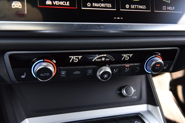 Audi Q3 Vehicle Image 15