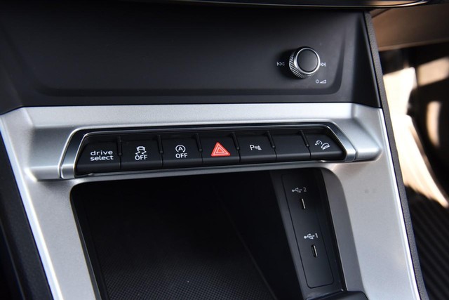 Audi Q3 Vehicle Image 16