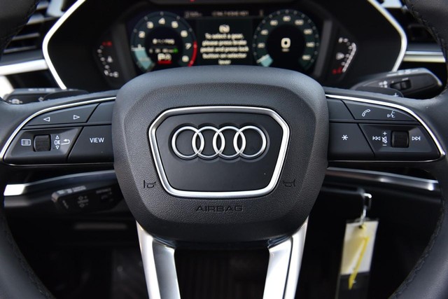 Audi Q3 Vehicle Image 18