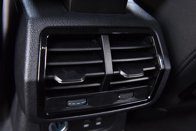 Audi Q3 Vehicle Image 23