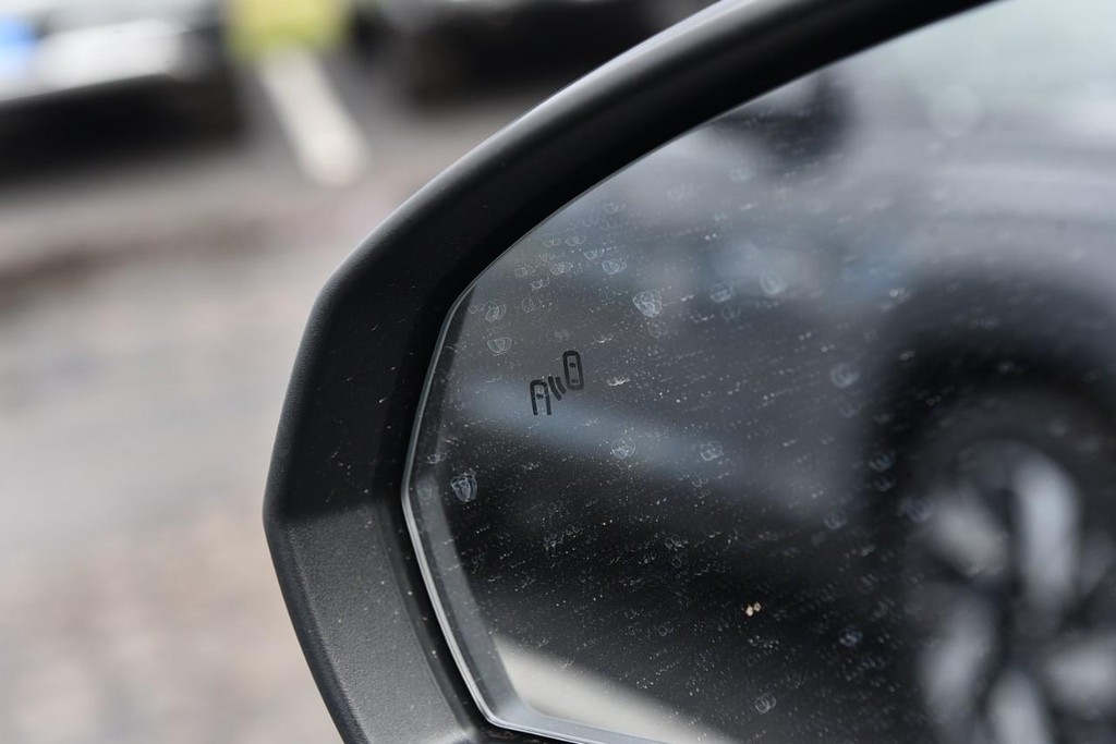 Volkswagen Taos Vehicle Full-screen Gallery Image 9