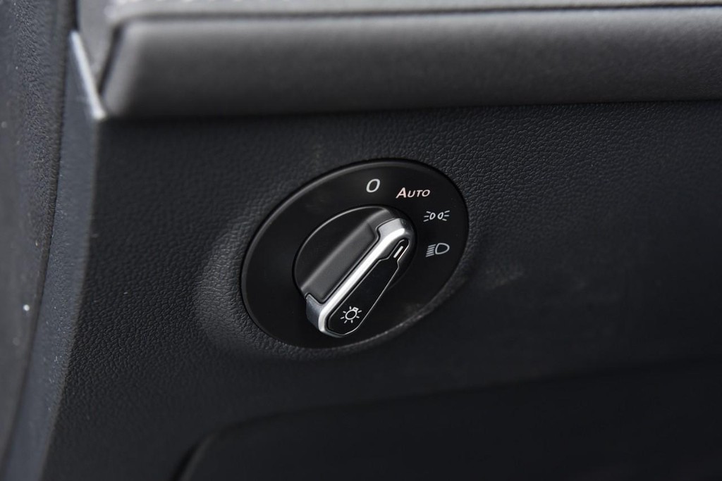 Volkswagen Taos Vehicle Full-screen Gallery Image 10