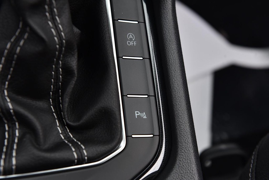 Volkswagen Taos Vehicle Full-screen Gallery Image 17