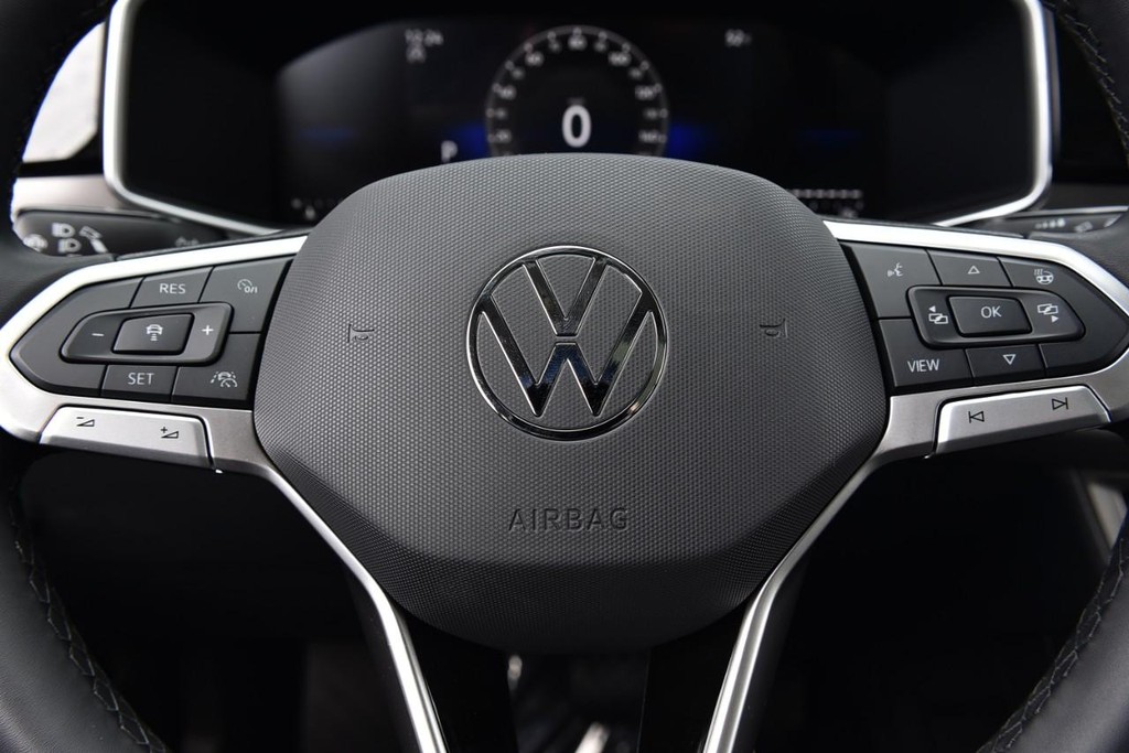 Volkswagen Taos Vehicle Full-screen Gallery Image 18