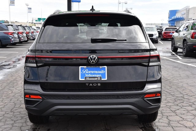 Volkswagen Taos Vehicle Image 06