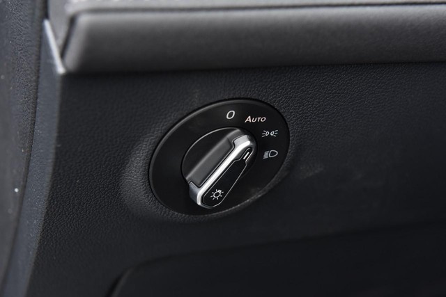 Volkswagen Taos Vehicle Image 10