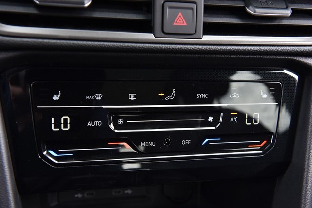 Volkswagen Taos Vehicle Image 14