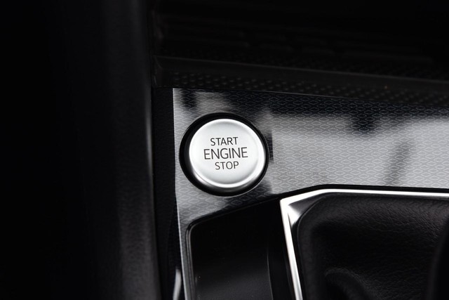 Volkswagen Taos Vehicle Image 16