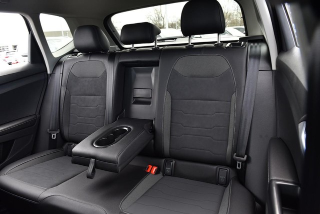 Volkswagen Taos Vehicle Image 22