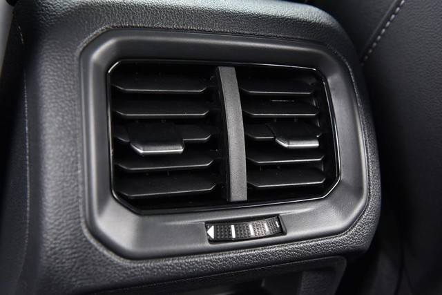 Volkswagen Taos Vehicle Image 23