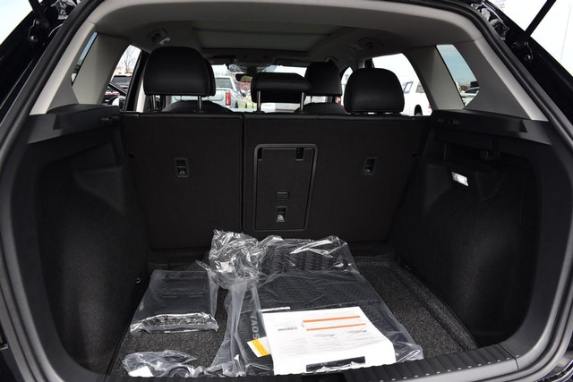 Volkswagen Taos Vehicle Image 25