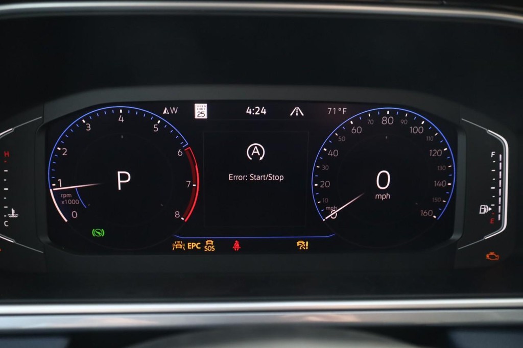 Volkswagen Taos Vehicle Full-screen Gallery Image 12