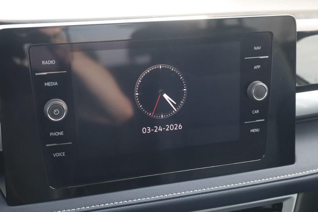 Volkswagen Taos Vehicle Full-screen Gallery Image 13