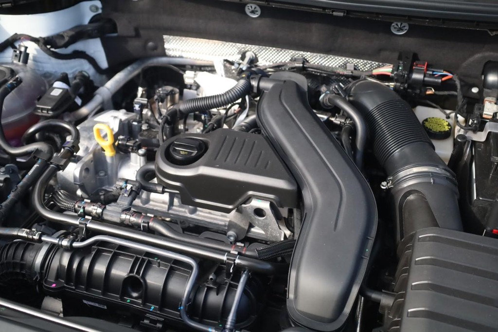 Volkswagen Taos Vehicle Full-screen Gallery Image 23