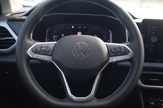 Volkswagen Taos Vehicle Image 07