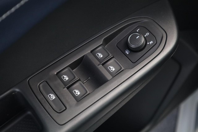 Volkswagen Taos Vehicle Image 10