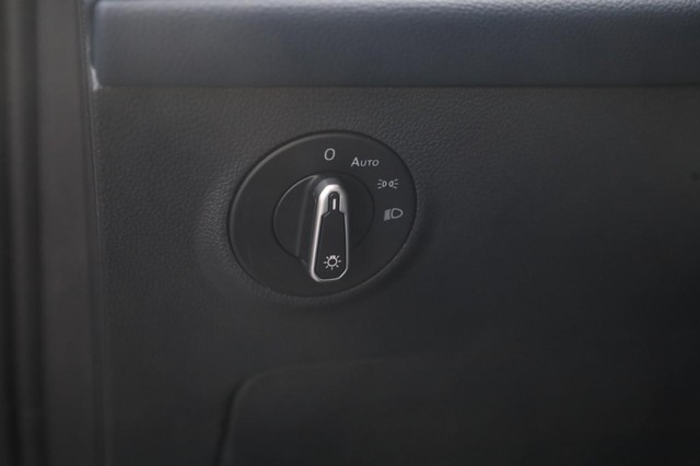 Volkswagen Taos Vehicle Image 11