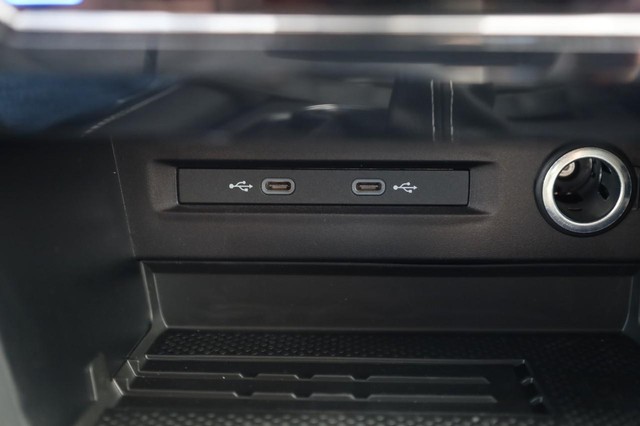 Volkswagen Taos Vehicle Image 16