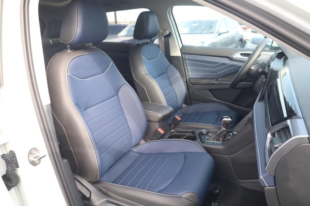 Volkswagen Taos Vehicle Image 19