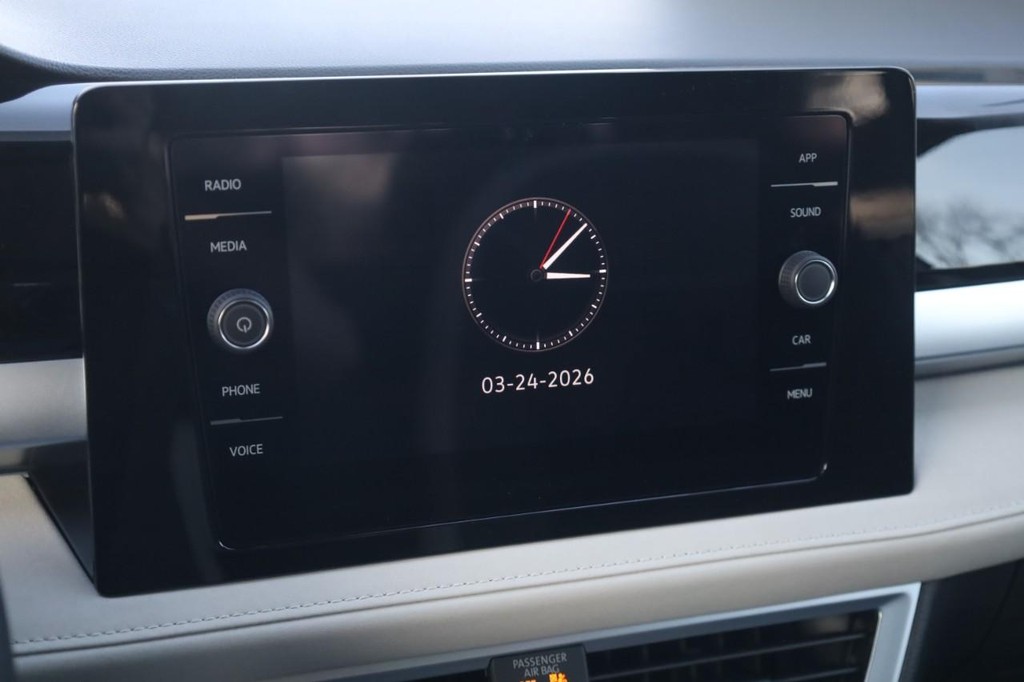 Volkswagen Taos Vehicle Full-screen Gallery Image 13