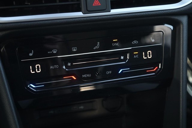 Volkswagen Taos Vehicle Image 15