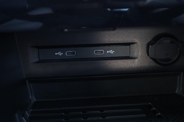 Volkswagen Taos Vehicle Image 16