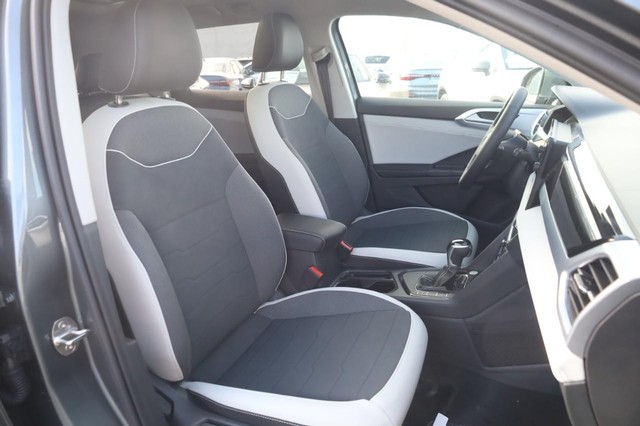 Volkswagen Taos Vehicle Image 19