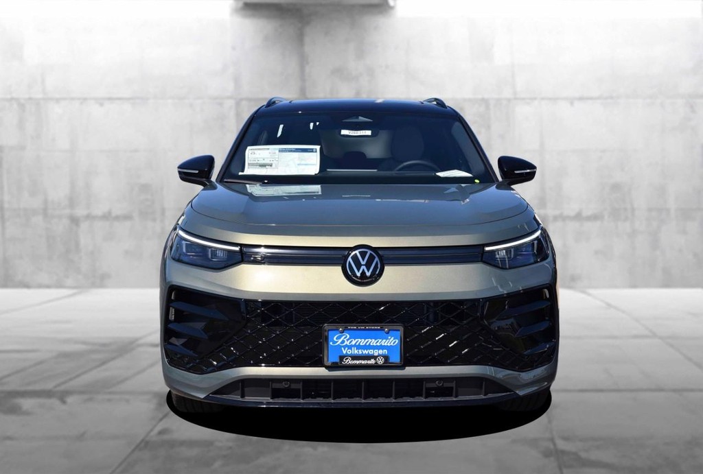 Volkswagen Tiguan Vehicle Full-screen Gallery Image 4