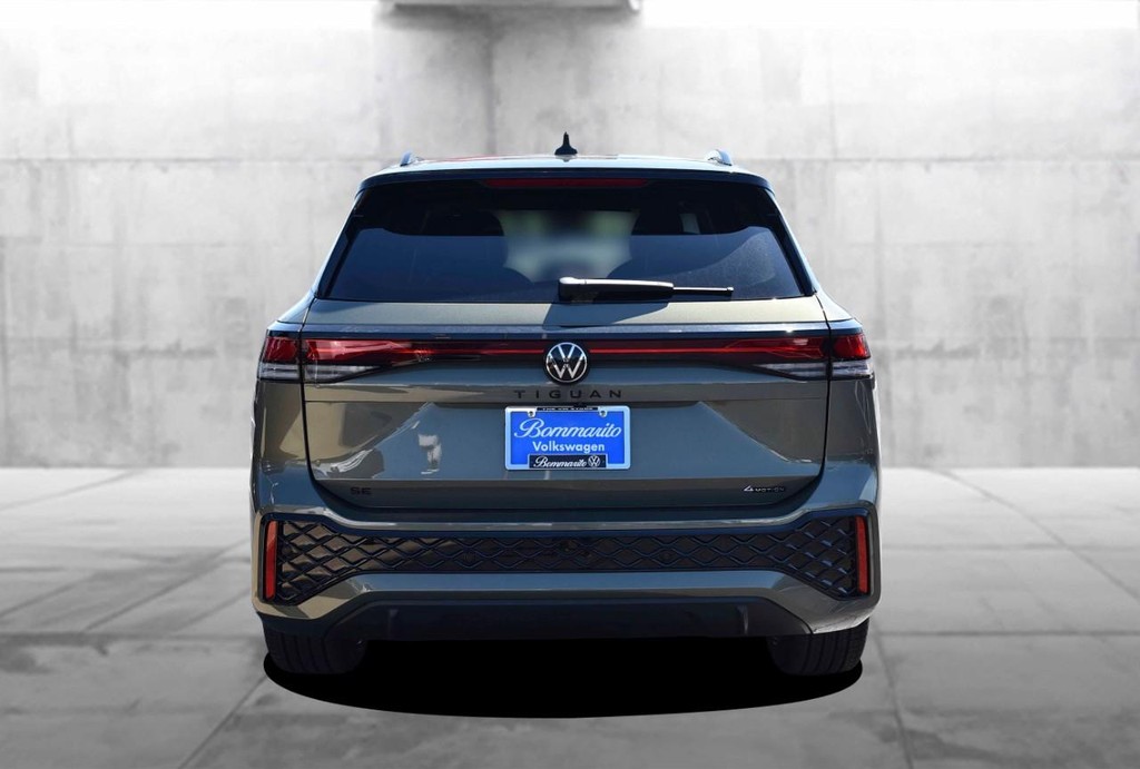 Volkswagen Tiguan Vehicle Full-screen Gallery Image 6