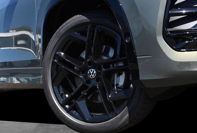 Volkswagen Tiguan Vehicle Image 03