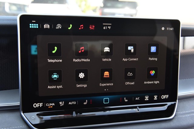 Volkswagen Tiguan Vehicle Image 15