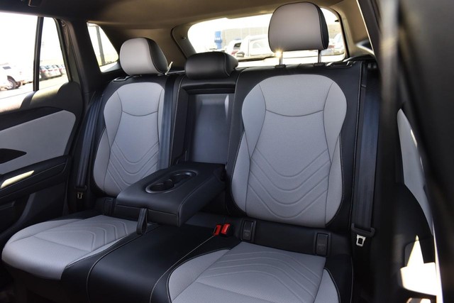 Volkswagen Tiguan Vehicle Image 22