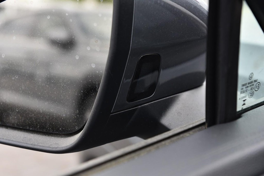 Volkswagen Tiguan Vehicle Full-screen Gallery Image 10
