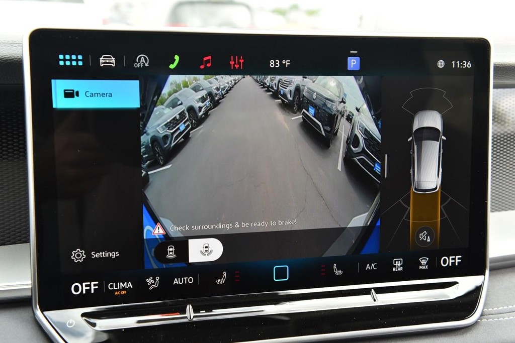 Volkswagen Tiguan Vehicle Full-screen Gallery Image 14